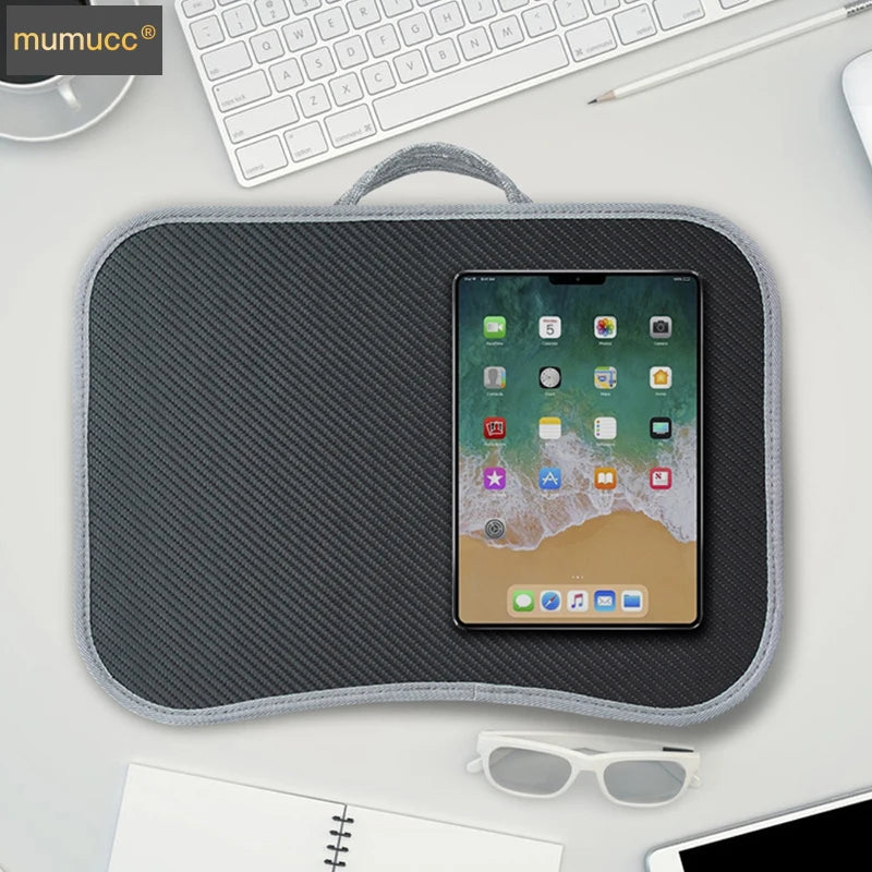 MUMUCC Bureau d'ordinateur portable multifonctionnel avec coussin et rempli de particules de mousse, petite table d'oreiller, tapis de souris rigide grand